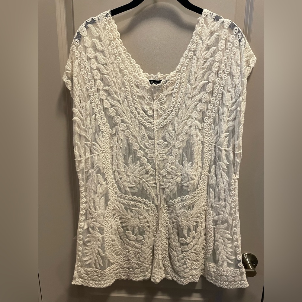 Knapp Studio. Lace top